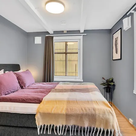 2-bedroom By The Bridge Appartement